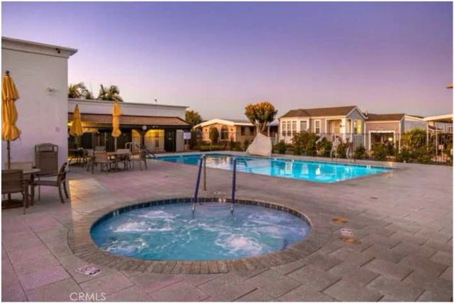 16401 Napili Lane, Huntington Beach, CA 92649
