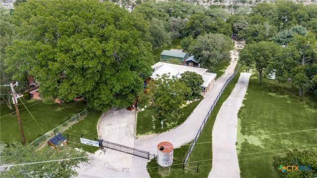 8570 River Road, New Braunfels, TX 78132