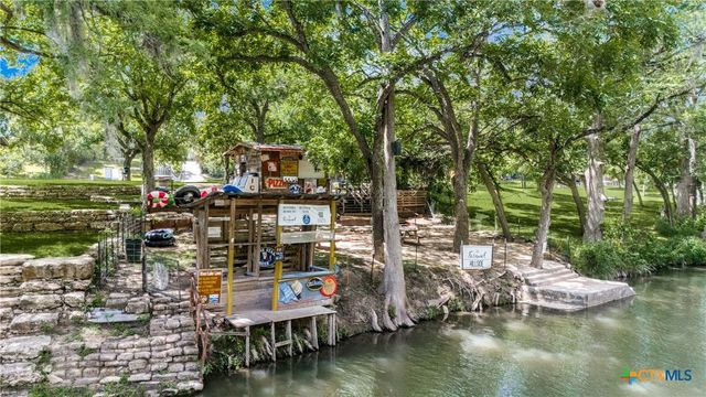 8570 River Road, New Braunfels, TX 78132