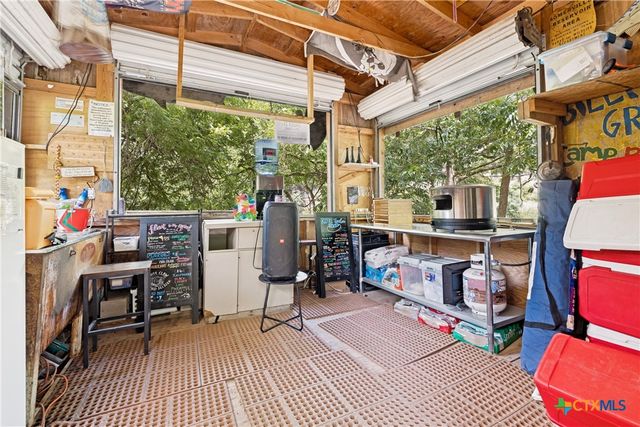 8570 River Road, New Braunfels, TX 78132
