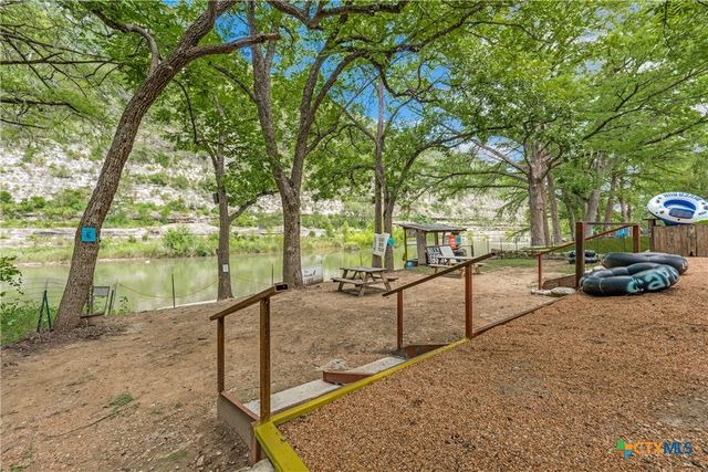 8570 River Road, New Braunfels, TX 78132