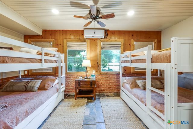 8570 River Road, New Braunfels, TX 78132