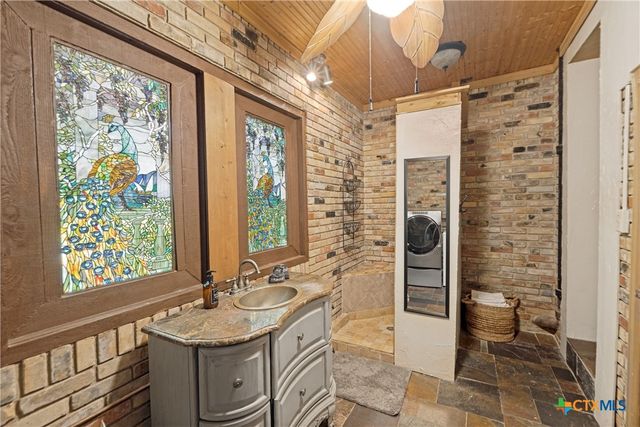 8570 River Road, New Braunfels, TX 78132