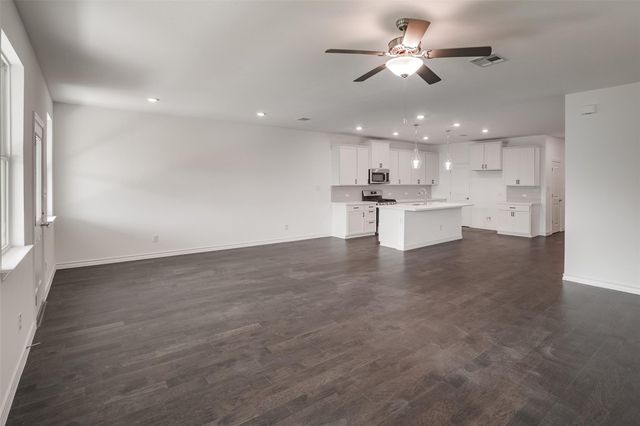 114 Stinchcomb RD, Hutto, TX 78634