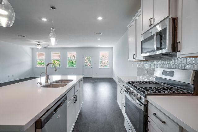 114 Stinchcomb RD, Hutto, TX 78634