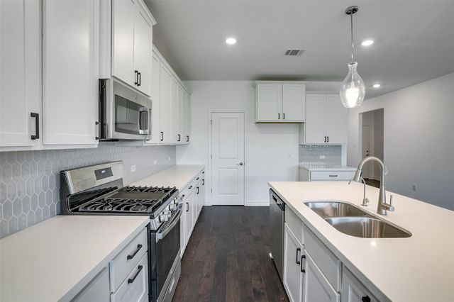 114 Stinchcomb RD, Hutto, TX 78634