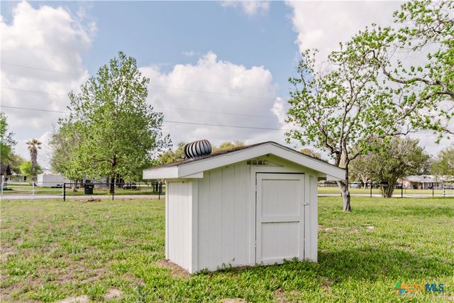 522 Mulberry Road, Cuero, TX 77954