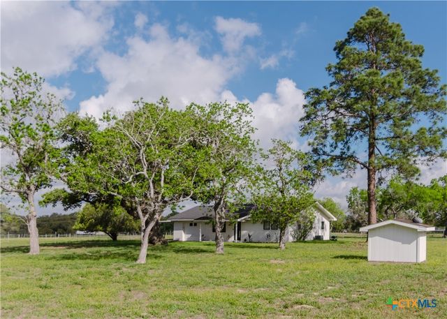 522 Mulberry Road, Cuero, TX 77954