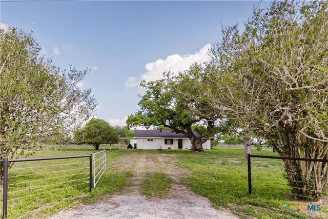 522 Mulberry Road, Cuero, TX 77954
