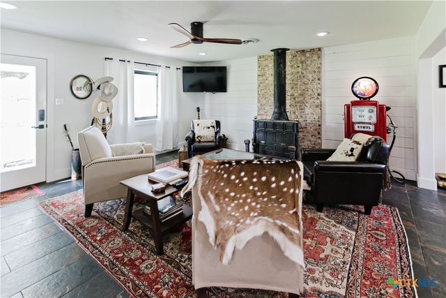 522 Mulberry Road, Cuero, TX 77954