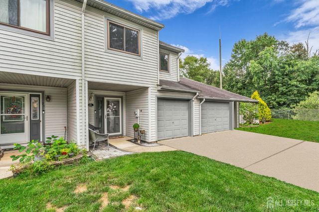 69 Lexington Circle, Old Bridge, NJ 07747