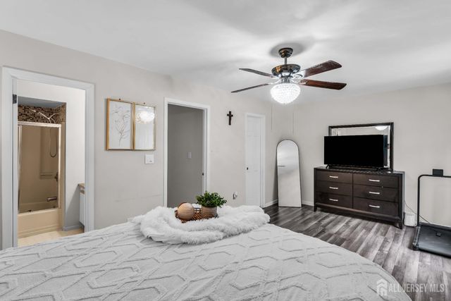 69 Lexington Circle, Old Bridge, NJ 07747