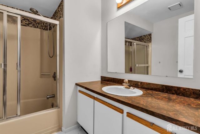 69 Lexington Circle, Old Bridge, NJ 07747