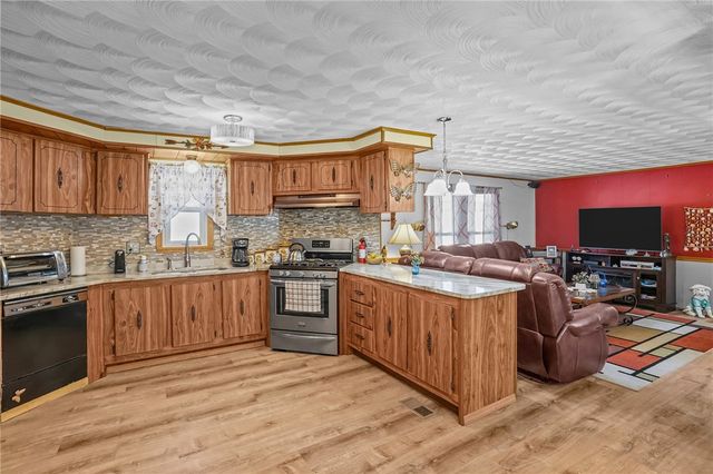 4 Leisure Way, Coventry, RI 02816