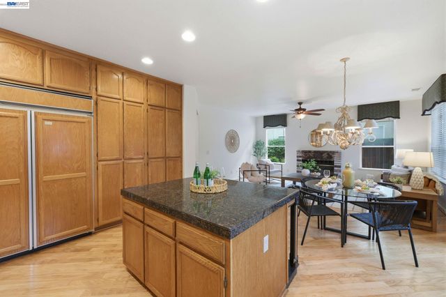 2260 Redington Dr, Tracy, CA 95377