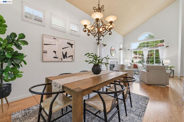 2260 Redington Dr, Tracy, CA 95377