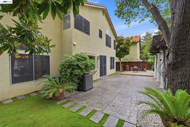 2260 Redington Dr, Tracy, CA 95377