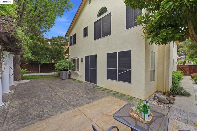 2260 Redington Dr, Tracy, CA 95377