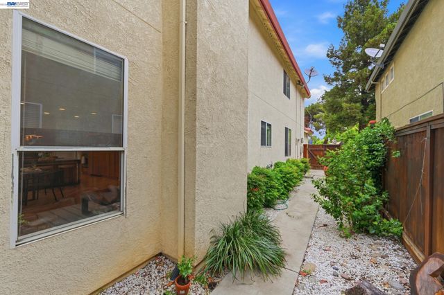 2260 Redington Dr, Tracy, CA 95377