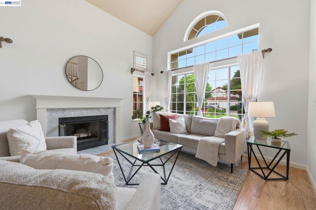 2260 Redington Dr, Tracy, CA 95377