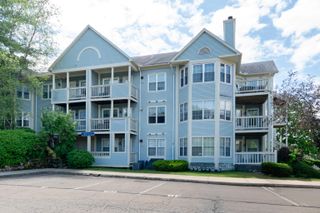 75 Redwood Drive 609, East Haven, CT 06513