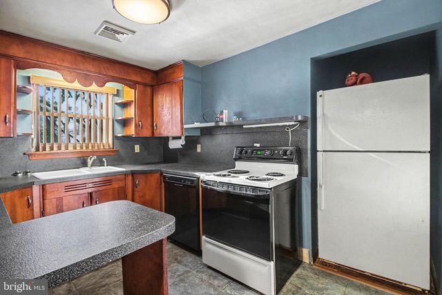 610 WALTON ST, Lemoyne, PA 17043