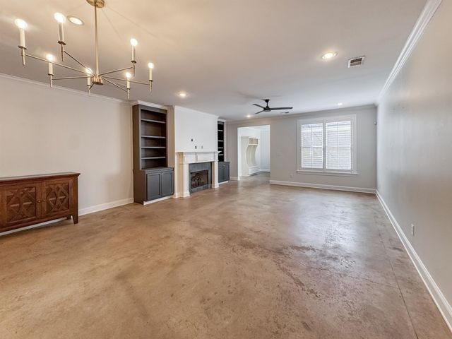 613 S FRONT ST, Memphis, TN 38103