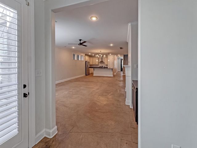 613 S FRONT ST, Memphis, TN 38103