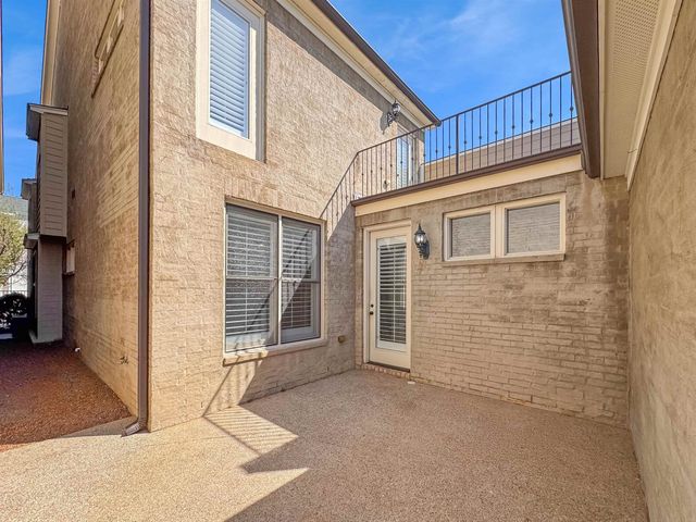 613 S FRONT ST, Memphis, TN 38103