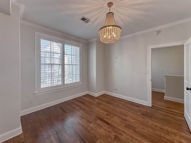 613 S FRONT ST, Memphis, TN 38103