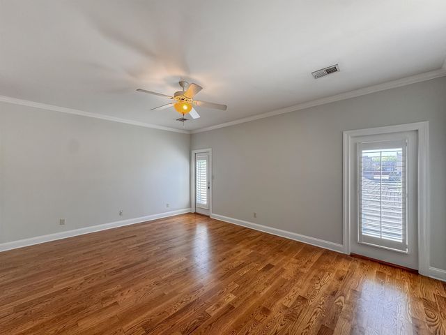 613 S FRONT ST, Memphis, TN 38103