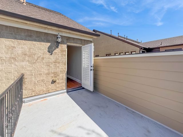 613 S FRONT ST, Memphis, TN 38103