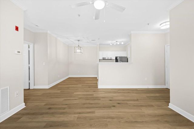 45 Sycamore Avenue 1011, Charleston, SC 29407