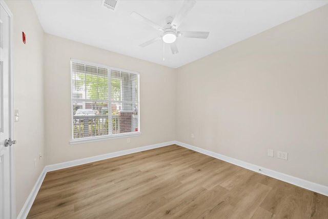 45 Sycamore Avenue 1011, Charleston, SC 29407