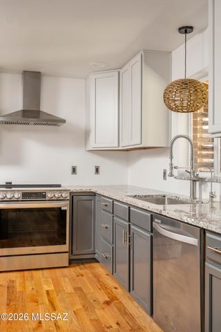 2002 E Monte Vista Drive, Tucson, AZ 85719