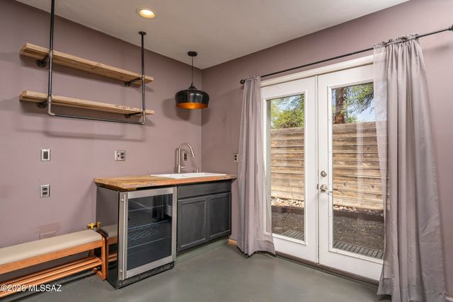 2002 E Monte Vista Drive, Tucson, AZ 85719