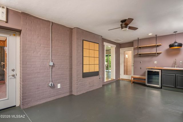 2002 E Monte Vista Drive, Tucson, AZ 85719