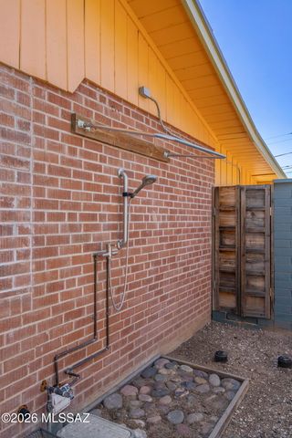 2002 E Monte Vista Drive, Tucson, AZ 85719