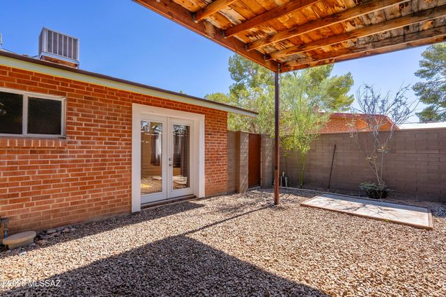 2002 E Monte Vista Drive, Tucson, AZ 85719
