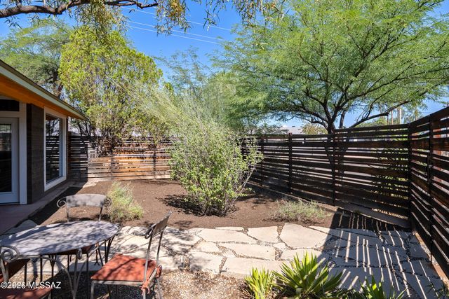 2002 E Monte Vista Drive, Tucson, AZ 85719