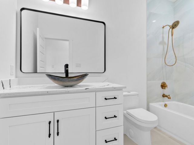 1101 Ajo Court, Granbury, TX 76048