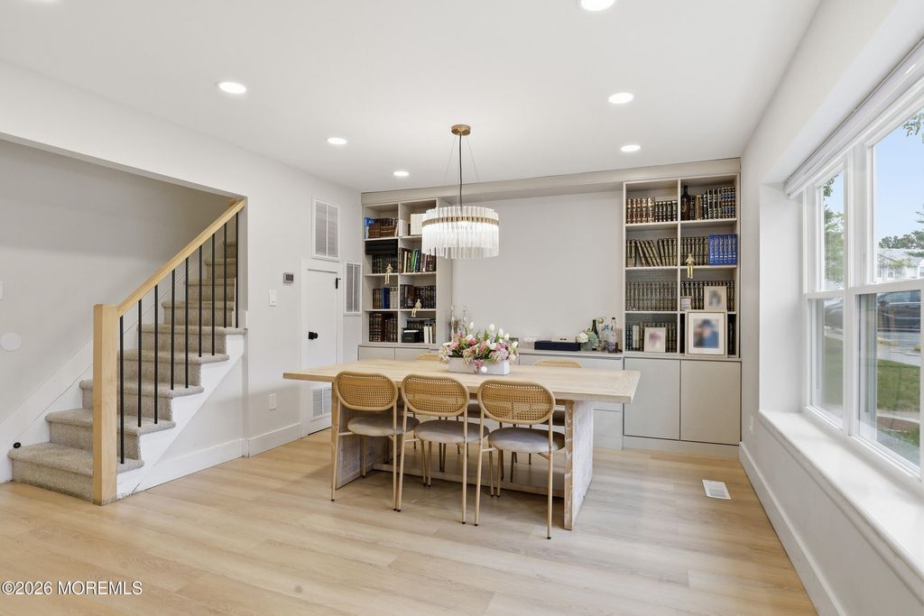 136 Williamsburg Lane, Lakewood, NJ 08701