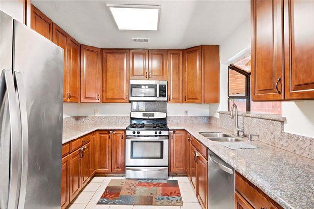 6109 6109 Hermosa St, Sacramento, CA 95822