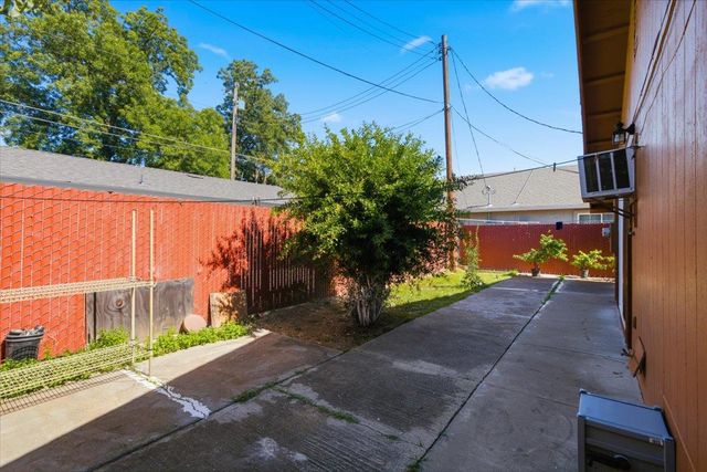 6109 6109 Hermosa St, Sacramento, CA 95822