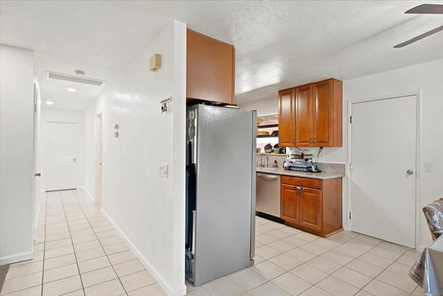 6109 6109 Hermosa St, Sacramento, CA 95822