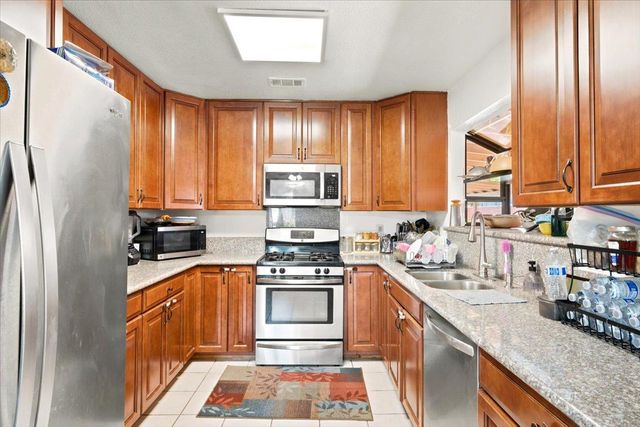 6109 6109 Hermosa St, Sacramento, CA 95822