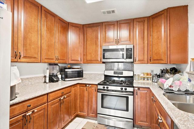 6109 6109 Hermosa St, Sacramento, CA 95822