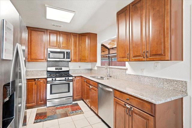6109 6109 Hermosa St, Sacramento, CA 95822