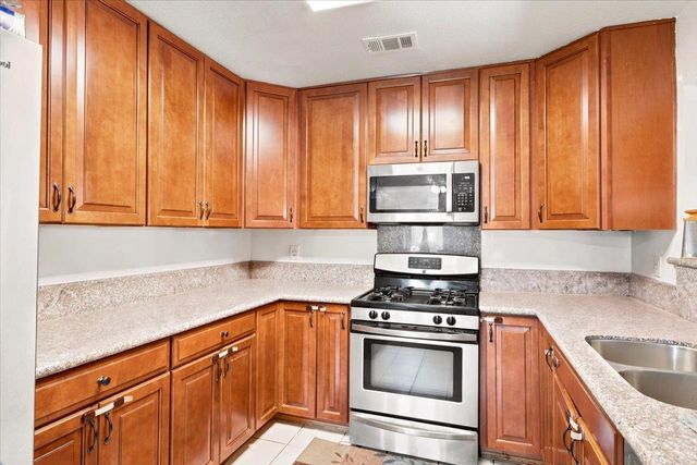 6109 6109 Hermosa St, Sacramento, CA 95822