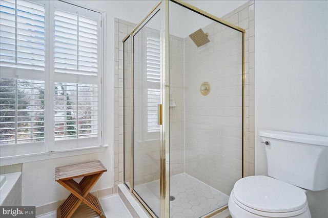 10243 ASPEN WILLOW DR, Fairfax, VA 22032